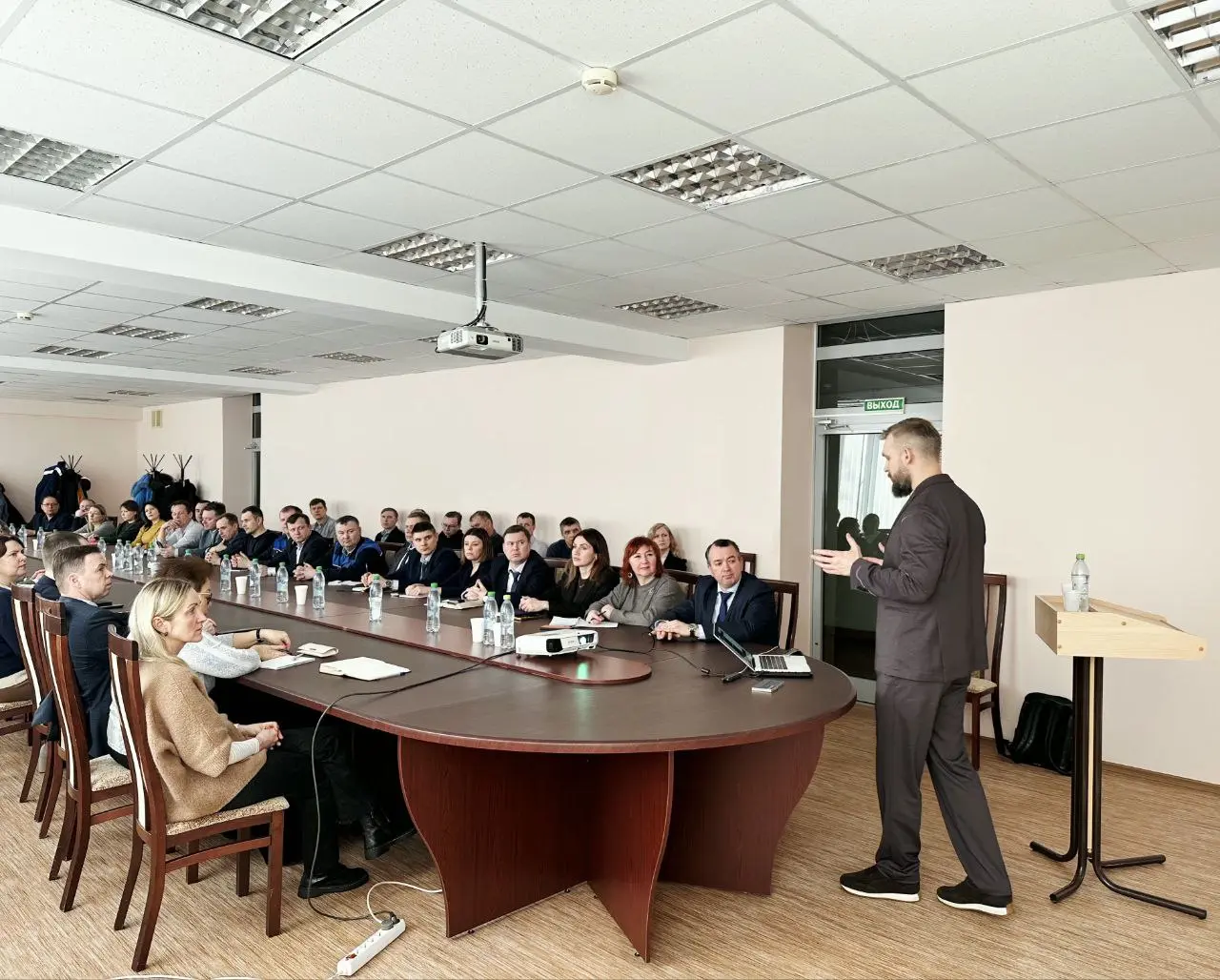 Неделька выдалась интенсивной. В офисе практически не был. Сегодня первый более-менее спокойный день, когда можно разобрать почту/переписки и отрефлексировать результаты рабочих дней | Сетка — социальная сеть от hh.ru