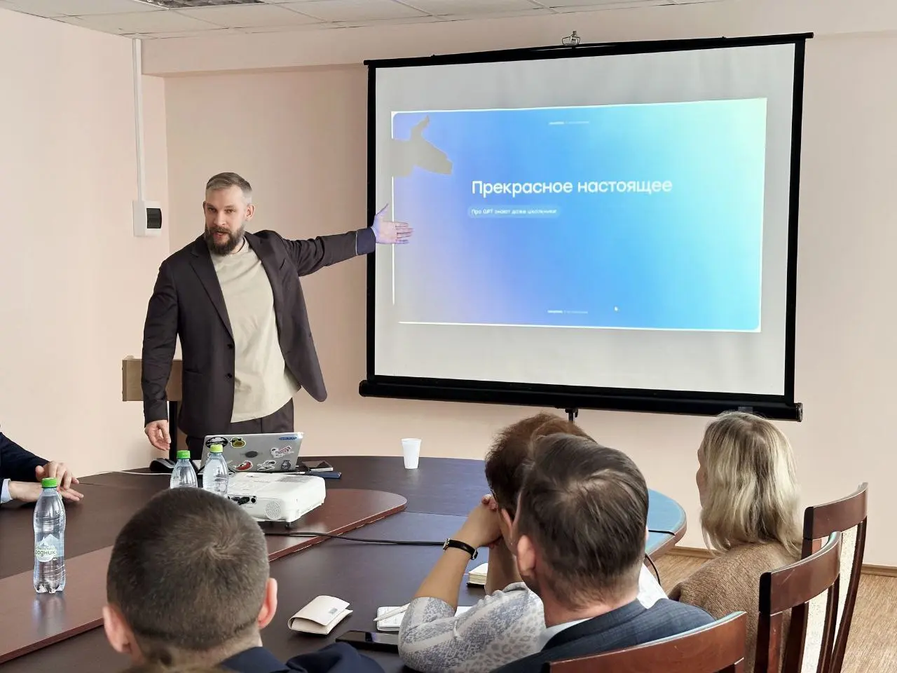 Неделька выдалась интенсивной. В офисе практически не был. Сегодня первый более-менее спокойный день, когда можно разобрать почту/переписки и отрефлексировать результаты рабочих дней | Сетка — социальная сеть от hh.ru