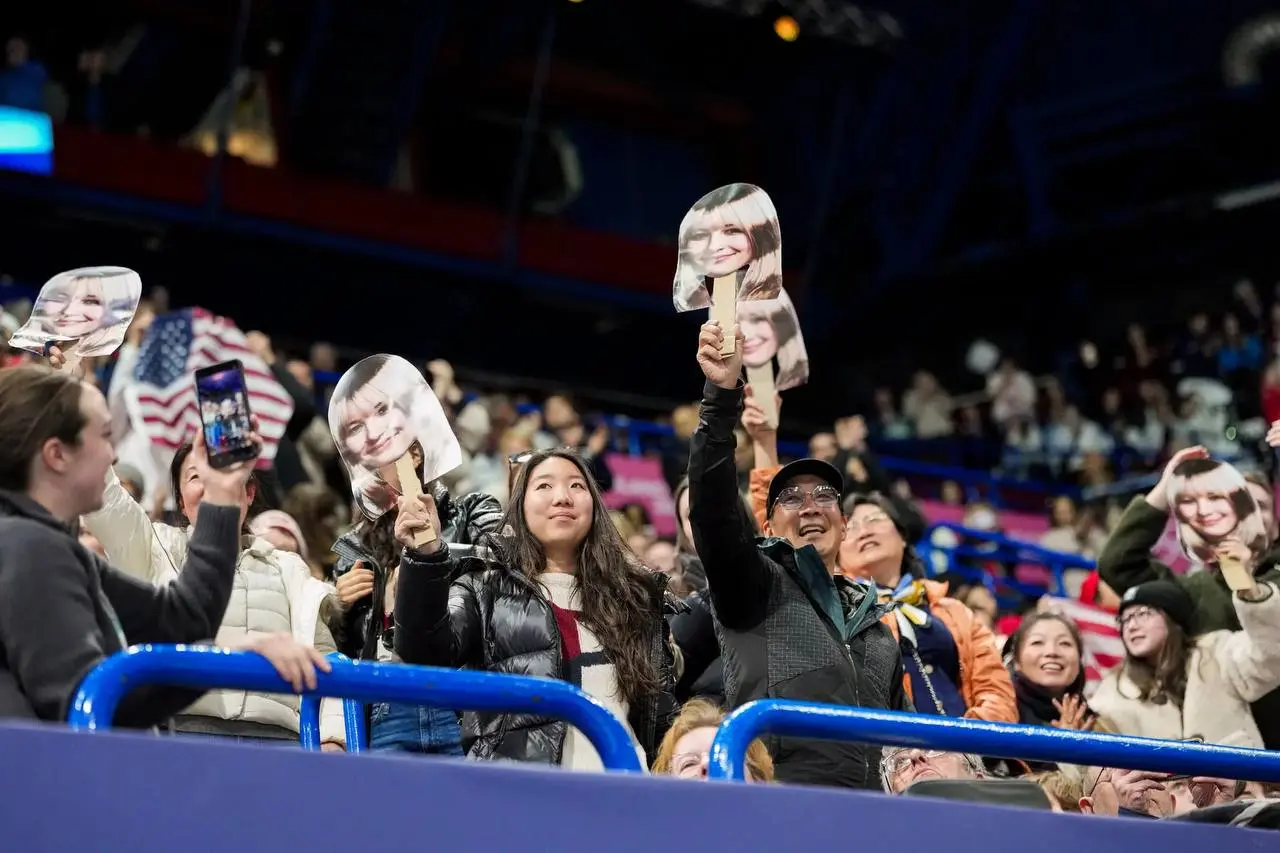 Ну что ж! Алиса Лю стала двухкратной Олимпийской чемпионкой, и при этом впервые за 24 года принесла сборной США золотую медаль в личном первенстве | Сетка — социальная сеть от hh.ru