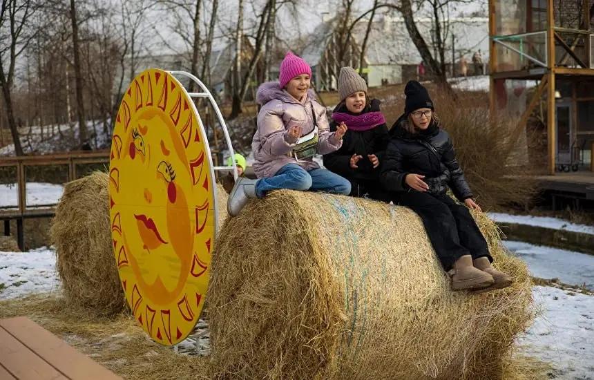 🥞Масленица на городской ферме ВДНХ
20-22 февраля 10:30-20:00
Для гостей подготовили развлекательную программу — веселые активности, мастер-классы, эстафеты, конкурсы и угощения, а также можно будет пр... | Сетка — социальная сеть от hh.ru