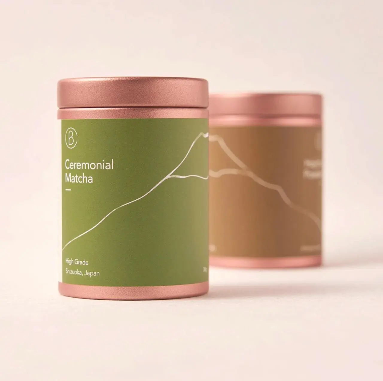 Финалим дизайн-пятницу с Ceremonial Matcha
#дизайнобл
by FDMT Design (Гонконг)
Кртбл —познавательно о брендинге | Сетка — социальная сеть от hh.ru