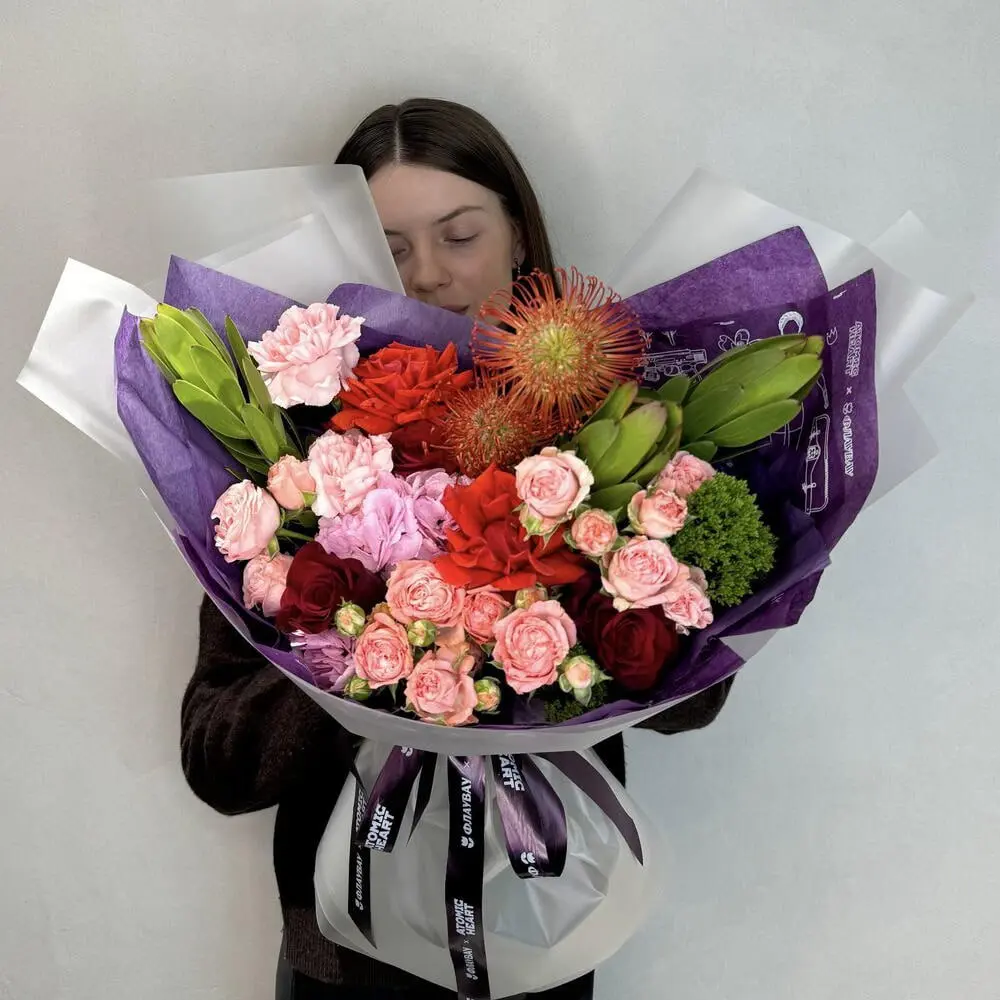🍚 #disimon
Маркетплейс цветов Flowwow снова заходит на территорию гейминга
Казалось бы, их основная аудитория — это те, кто ищет цветы и подарки | Сетка — социальная сеть от hh.ru