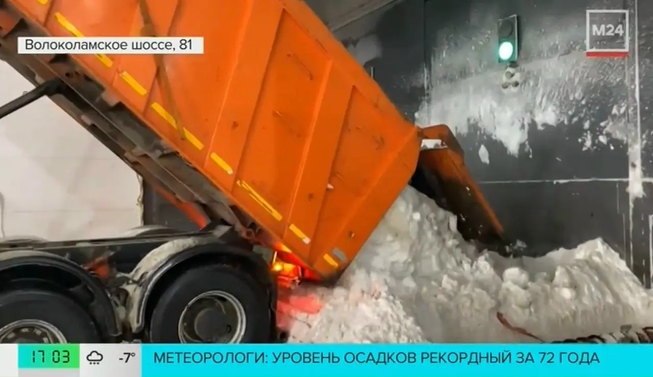 Такого 🌨️снегопада в Москве не было семьдесят два года. Абсолютный рекорд по высоте сугробов побит у МГУ - восемьдесят сантиметров | Сетка — социальная сеть от hh.ru