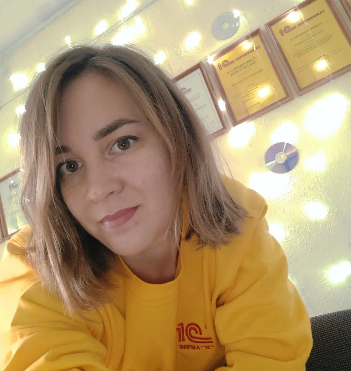 Как я попала в сферу 1С
Это было 13 лет назад. Это был год, когда я писала диплом. Тогда было программирование на Delphi, и я понимала: без опыта после выпуска меня никто ждать не будет | Сетка — социальная сеть от hh.ru