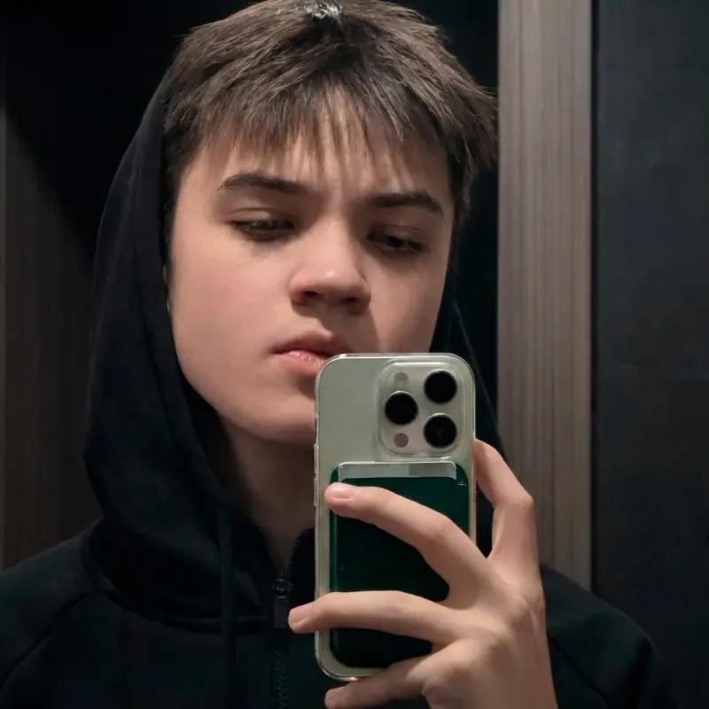 Леонид Иванов