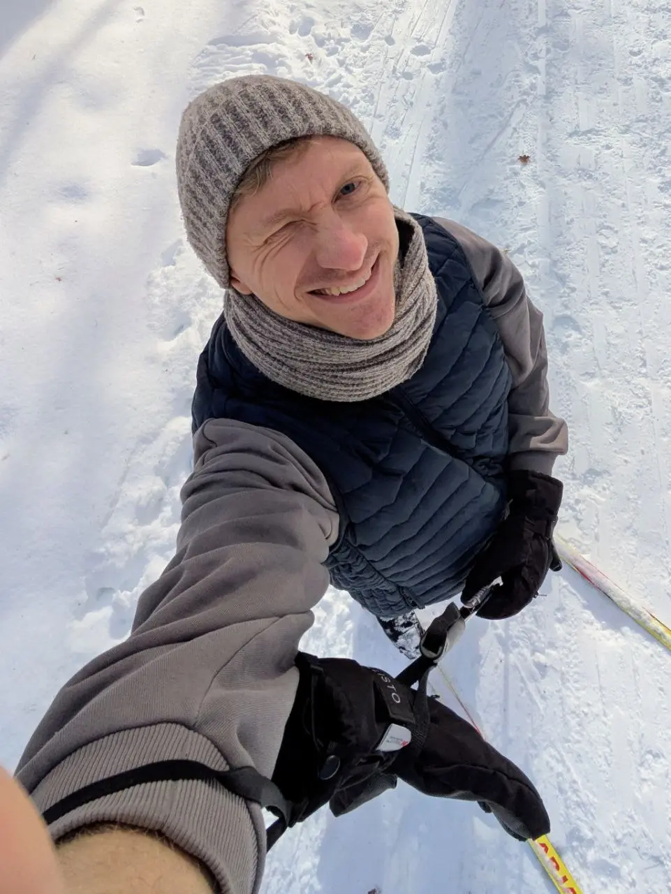 🎿 Медленная vs быстрая лыжня
Эта зима в Москве просто рай для любого лыжника. Решил прокатиться и понаблюдать как у меня в лесопарке сложилась лыжня двух скоростей | Сетка — социальная сеть от hh.ru