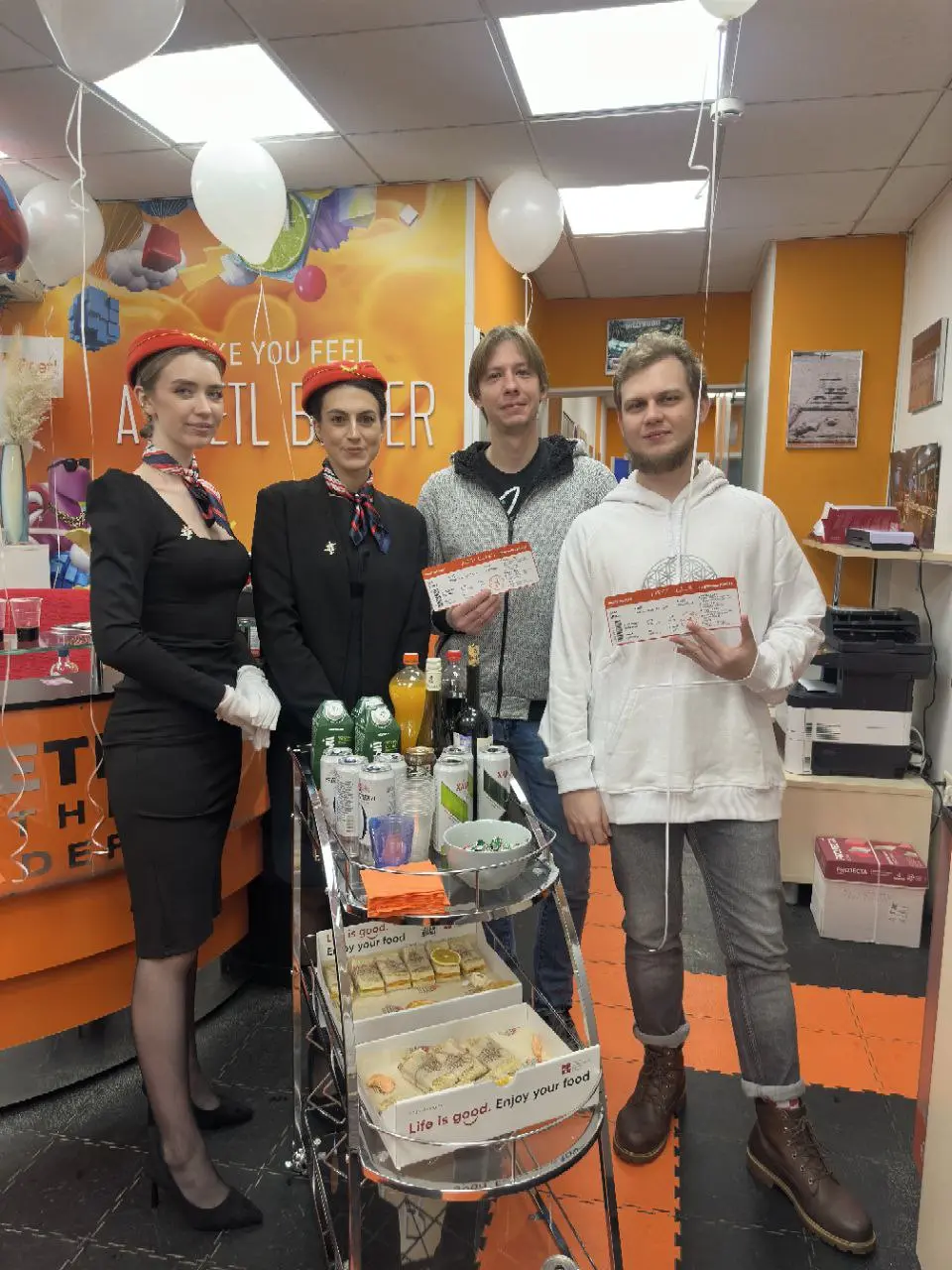 🟧 Поздравляем с 23 февраля!
В прошлую пятницу мы уже успели поздравить наших мужчин и отправить их в мини-путешествие рейсом Beetlhansa | Сетка — социальная сеть от hh.ru