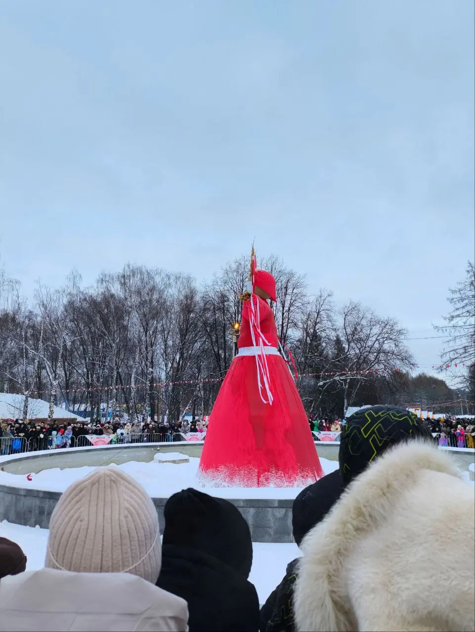 Поводила хороводы, попела, проводила зиму, чтобы встретить весну и тепло | Сетка — социальная сеть от hh.ru