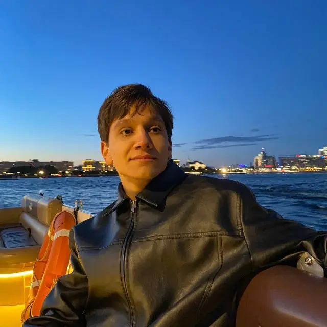 Максим Кичук | Сетка — социальная сеть от hh.ru