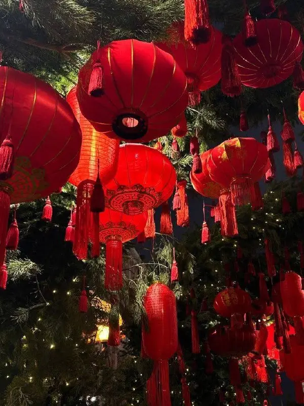 🏮Магия китайских фонарей в сердце города
26 февраля с 18:00
«Три вокзала. Депо» приглашает отметить Праздник китайских фонарей — древний символ света, надежды и новых начинаний | Сетка — социальная сеть от hh.ru