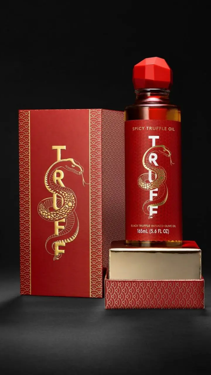 О(б)суждение редизайна
Попался свежий интересный кейс, поэтому срочно делюсь! На днях производитель соусов TRUFF показал, как выглядят бутылочки сего продуктом после первого в истории компании редизай... | Сетка — социальная сеть от hh.ru