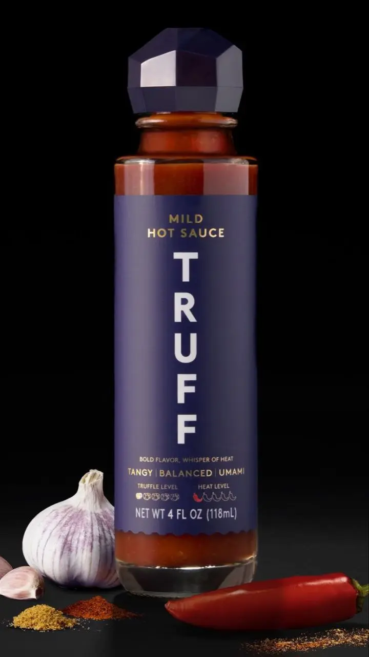 О(б)суждение редизайна
Попался свежий интересный кейс, поэтому срочно делюсь! На днях производитель соусов TRUFF показал, как выглядят бутылочки сего продуктом после первого в истории компании редизай... | Сетка — социальная сеть от hh.ru