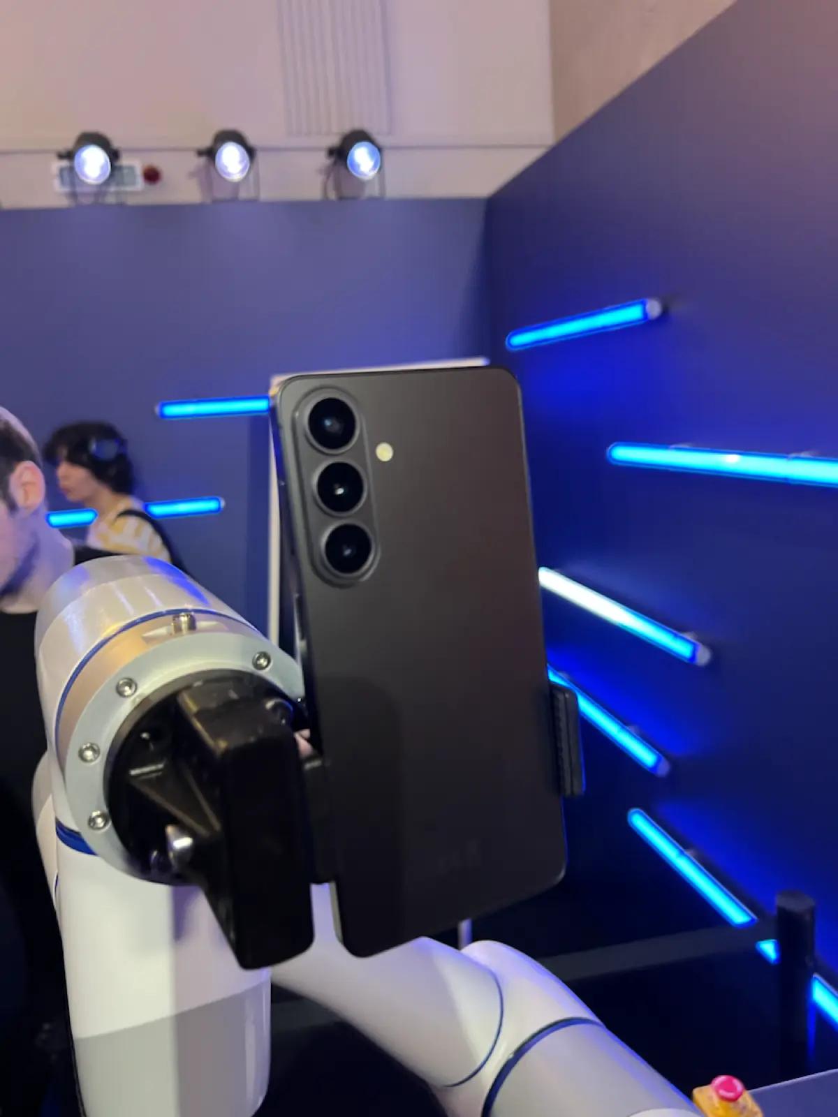 Заехал на презентацию Samsung Galaxy S26 и S26 Ultra | Сетка — социальная сеть от hh.ru