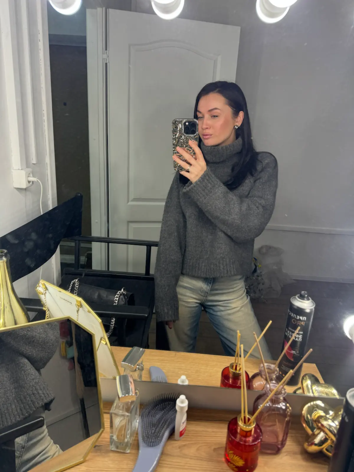 И приветик всем с рабочего пространства !!!!
🎬📸⚒️♥️😁😘 ребята напомню я так же фотограф с опытом работы лет 15 уже у меня своя фотостудия в Московскве 📸☝️ давайте дружить !!!!! Своим скидосы 😎😎😎😎🤝 обещ... | Сетка — социальная сеть от hh.ru