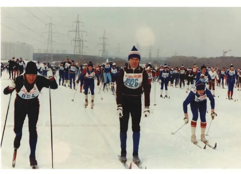 🎿В Лужниках пройдет лыжная ретро-гонка
28 февраля
сбор в 09:00, старт в 11:00
В программе:
➖массовый заезд для всех
➖суперфинал на скорость
➖суперфинал за лучший образ
Для участия нужно:
▫️Собрать рет... | Сетка — социальная сеть от hh.ru