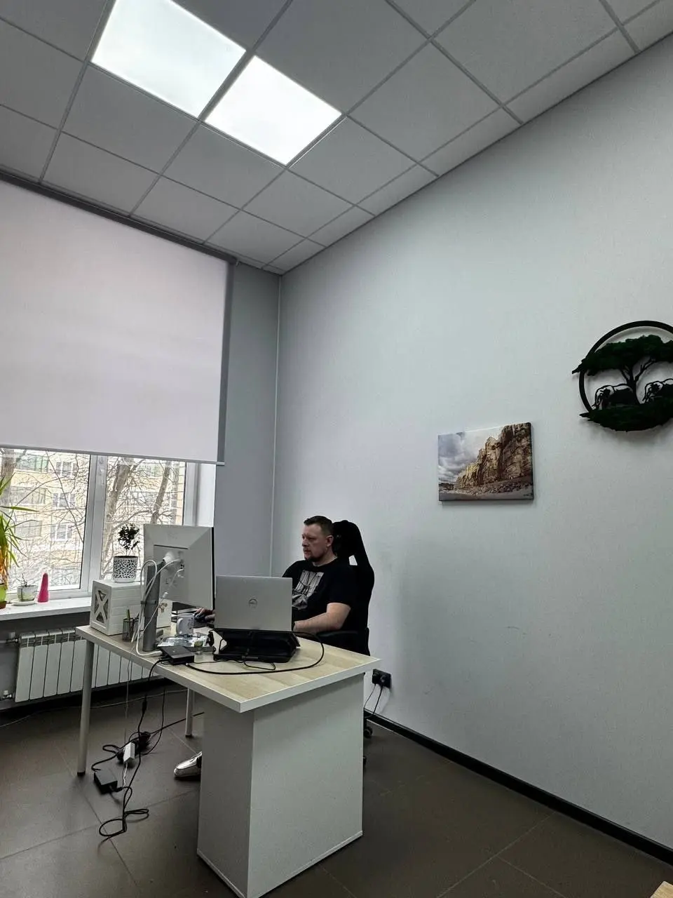 Если вы живёте за городом, обязательно нужно вайб-кодить. Особенно зимой.
Я тут как-то завёл себе подписку на Claude Code, и он довольно здорово работает | Сетка — социальная сеть от hh.ru