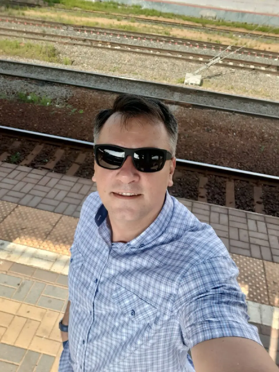 Как я поменял жизнь после 40 (и продолжаю после 45) 🔥
В 2020-м, когда началась пандемия, у меня, как и у многих, встали деньги. С заказами было туго, а старые долги висели. Ситуация — та ещё | Сетка — социальная сеть от hh.ru