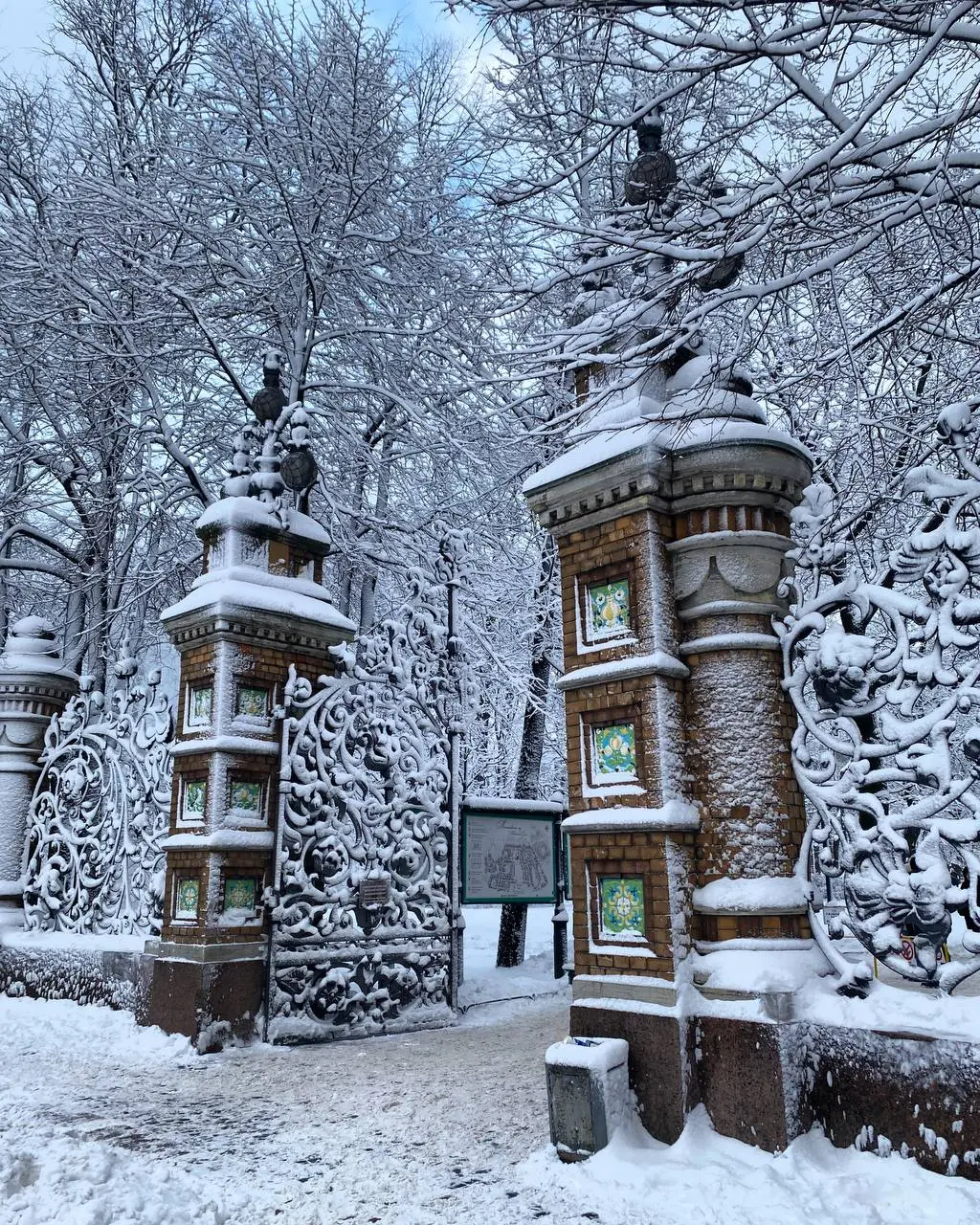 #факап
Как я подарила банку 17 тысяч за 3 дня просрочки
Помните, я рассказывала про свои кредитки? Альфа с её 100 днями, Т‑банк с Pro-подпиской. Всё считала, оптимизировала, радовалась процентам | Сетка — социальная сеть от hh.ru