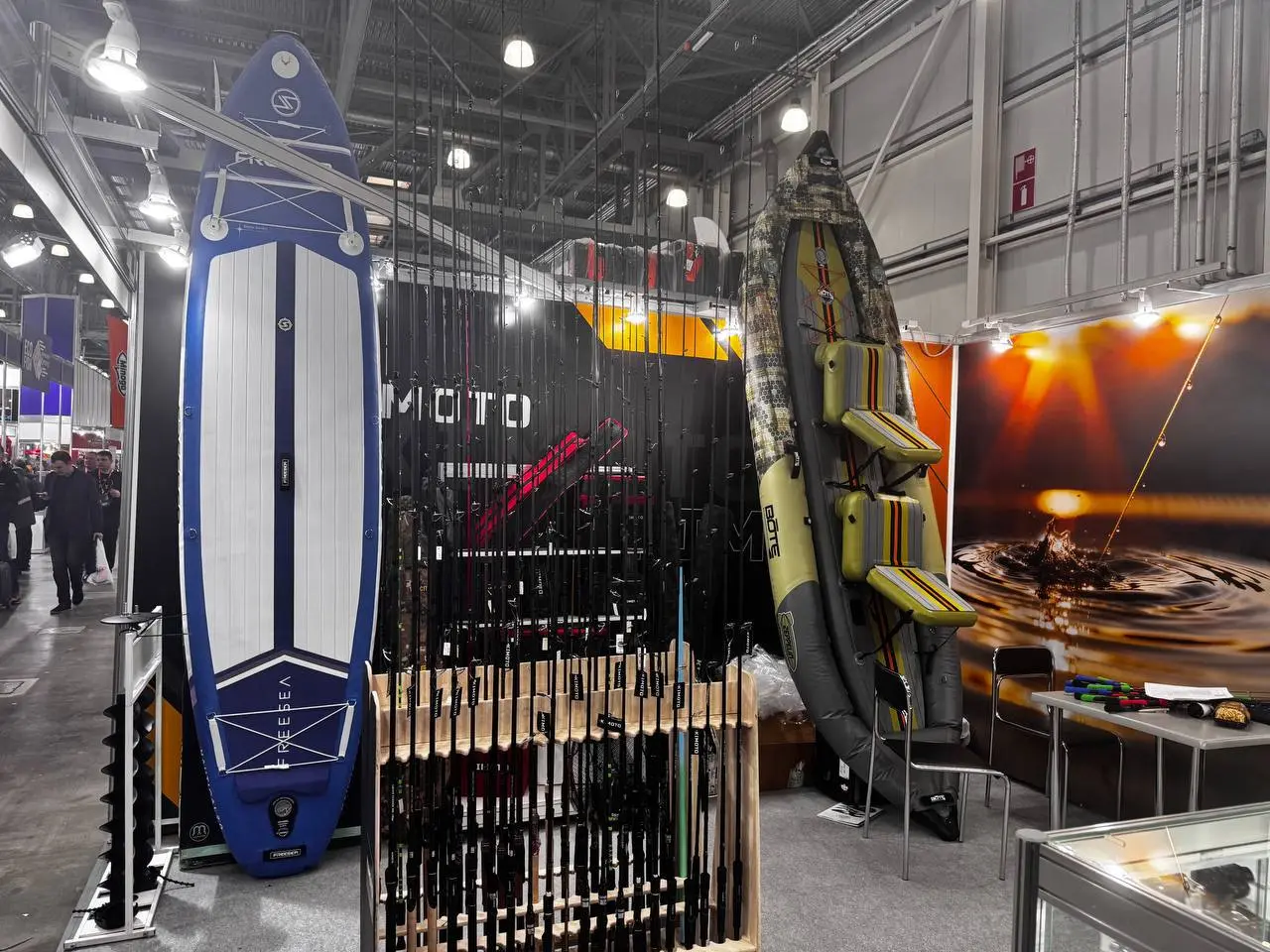 Кто сейчас в Москве? Забегайте к нам на выставку «Мир охоты и рыбалки»!
Кто найдёт на фото наши новинки — тот молодец 😉
Товары можно будет подержать, покрутить, приобрести (уточняйте на месте) | Сетка — социальная сеть от hh.ru