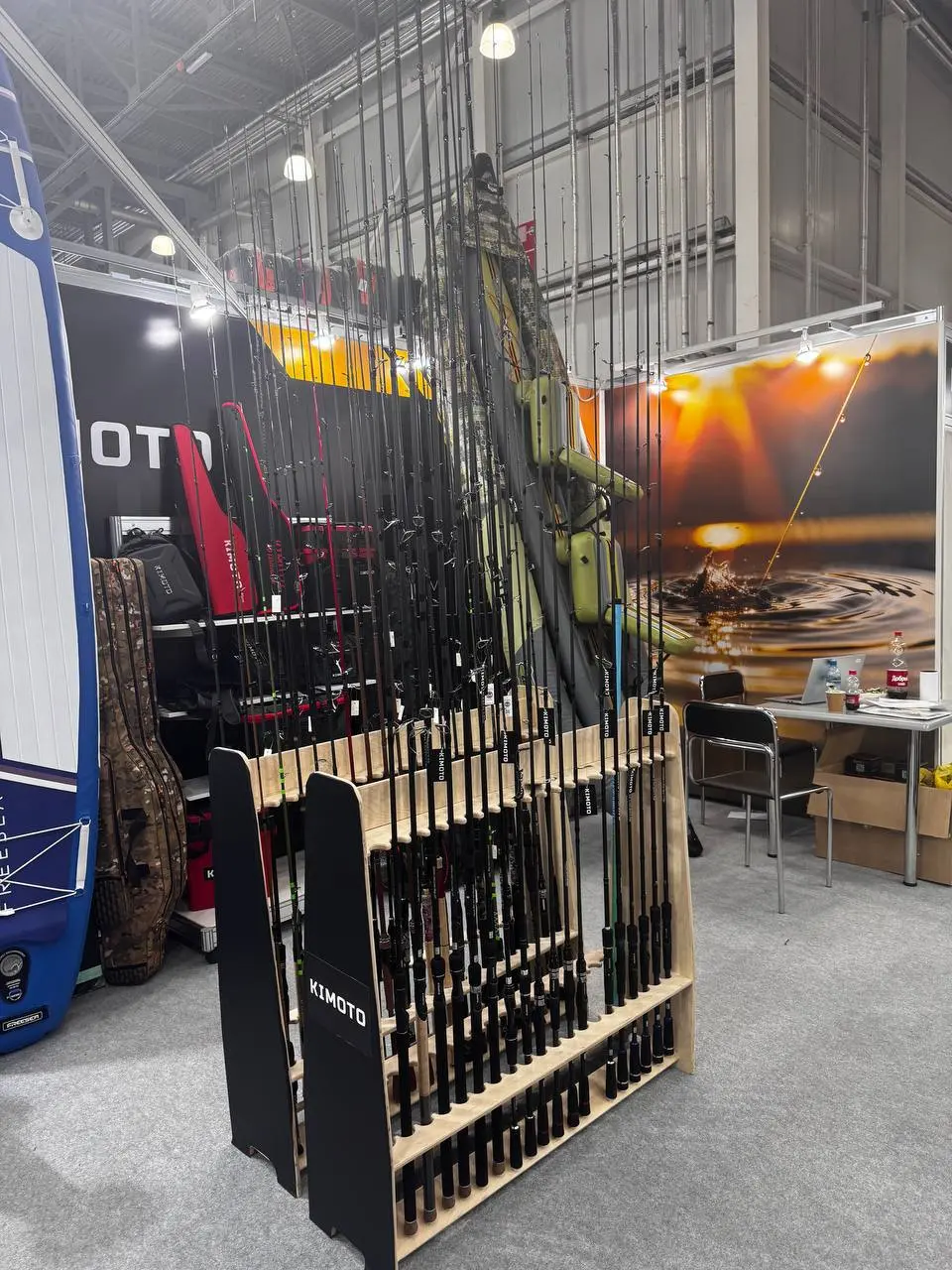 Кто сейчас в Москве? Забегайте к нам на выставку «Мир охоты и рыбалки»!
Кто найдёт на фото наши новинки — тот молодец 😉
Товары можно будет подержать, покрутить, приобрести (уточняйте на месте) | Сетка — социальная сеть от hh.ru