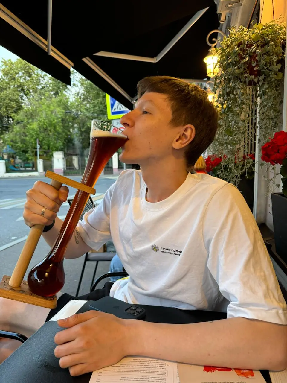 Пятница, коллеги 🍻
У кого-то пятница это повод выпить пива, а у кого-то пиво повод стать предпринимателем. Люди недооценивают вклад пенного напитка в банковскую систему мира и глобальную экономику | Сетка — социальная сеть от hh.ru