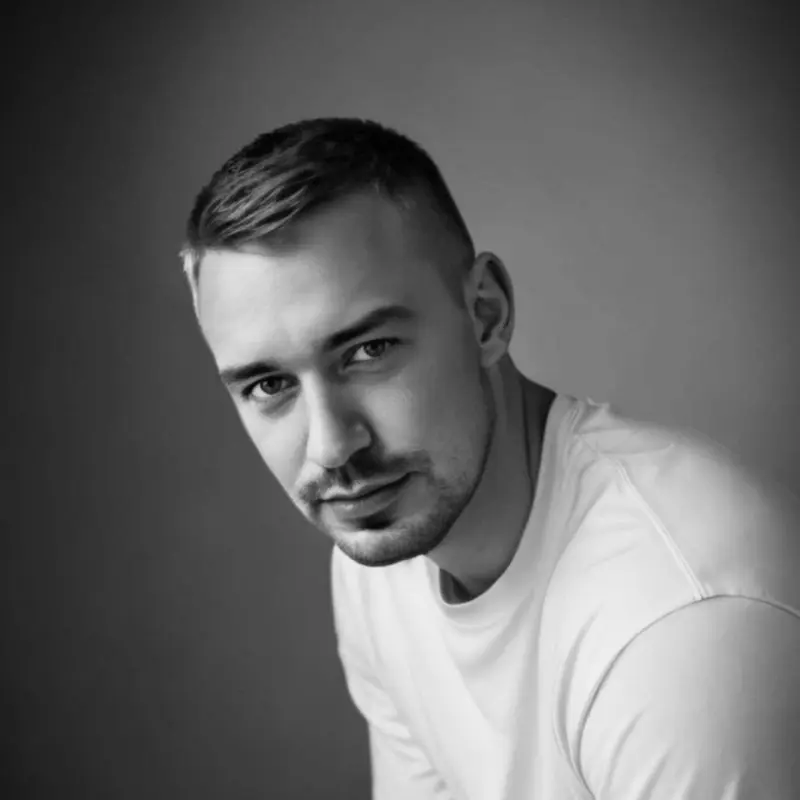 Юрий Фролов