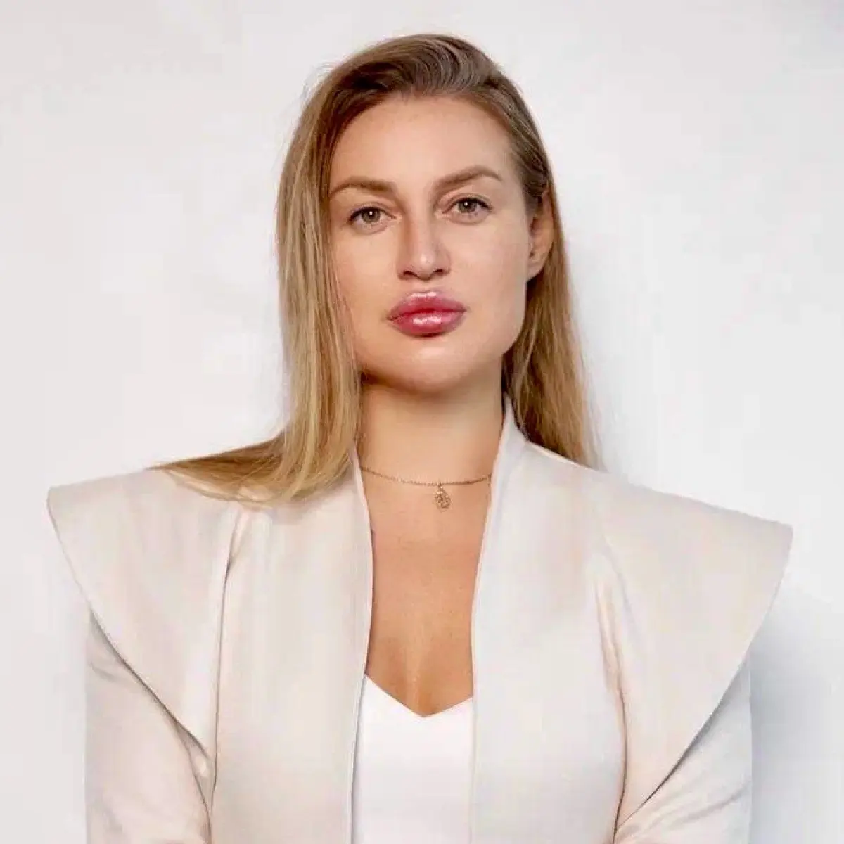 Александра Иванова | Сетка — социальная сеть от hh.ru