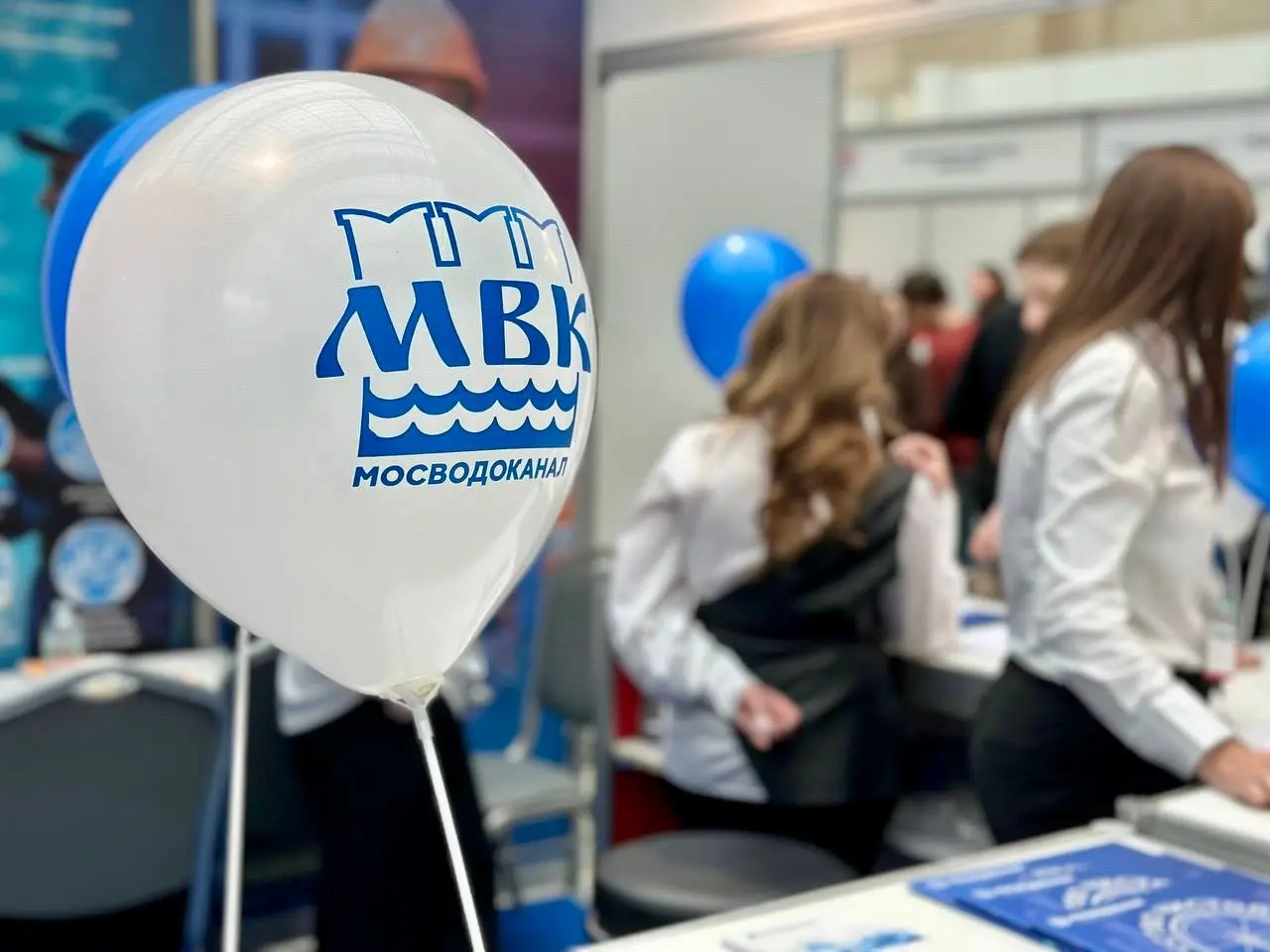 💧📈 «Образовательный гид по карьере в Мосводоканале!» 👩‍🏫👨‍🏭
Хотите построить успешную карьеру в одной из ключевых отраслей столицы?
Присоединяйтесь к нам на выставке «Образование и карьера» и откройте... | Сетка — социальная сеть от hh.ru
