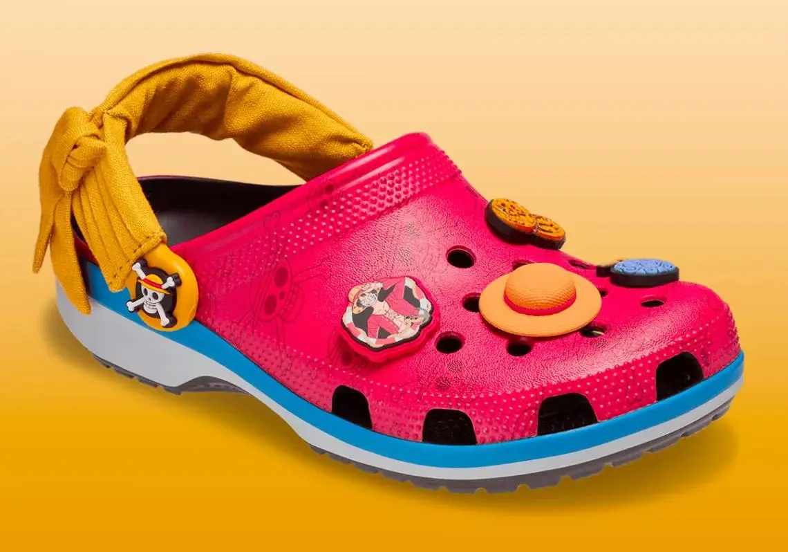 Новые Crocs по One piece выйдут уже совсем скоро! В дропе клогги с Чоппером, Луффи и кораблем Тысячи солнц. В комплекте идут тематические джиббитсы с персонажами | Сетка — социальная сеть от hh.ru