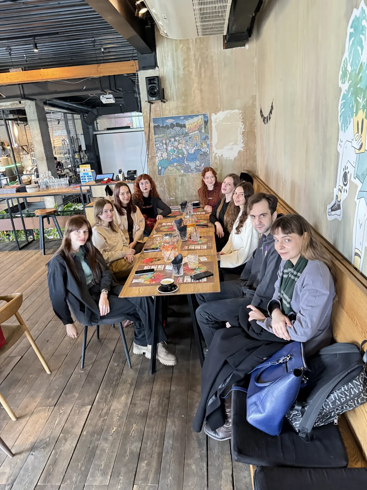 28/02/26
В последний зимний день, уже почти весенний, уютно посидели
Обсудили:
— дипрофайл
— русификация («коллаген» и «раф» нельзя?)
— «Грозовой перевал»
— патенты
— кумир (язык разработчиков)
— дого... | Сетка — социальная сеть от hh.ru