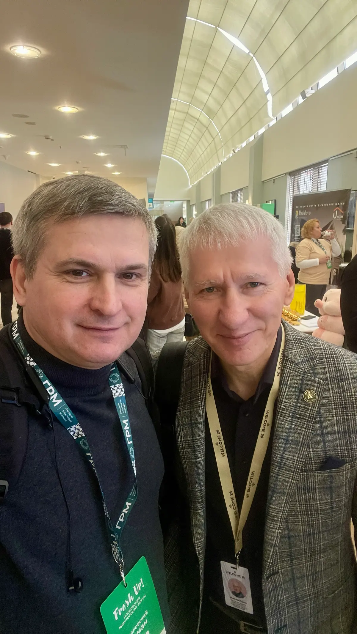Отгремел Фреш А
ПЯТЫЙ МОСКОВСКИЙ РИЭЛТОРСКИЙ ФОРУМ FRESH UP 2026
И вот фото | Сетка — социальная сеть от hh.ru
