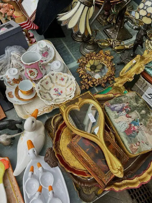 🛍️Фестиваль «Мосвинтаж»
6-9 марта 12:00-21:00
На фестивале можно купить винтажные наряды и украшения, редкие книги и журналы, посуду и фарфоровые статуэтки, советские диафильмы, игрушки и значки, анти... | Сетка — социальная сеть от hh.ru