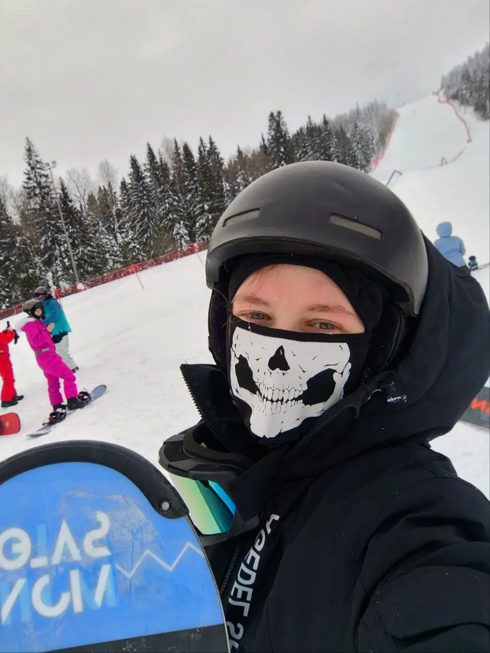 Я не ожидала, что катание на сноуборде окажется моей проверкой на прочность. Я думала, что сноуборд будет похож на скейтборд.
Как же я ошибалась.. | Сетка — социальная сеть от hh.ru