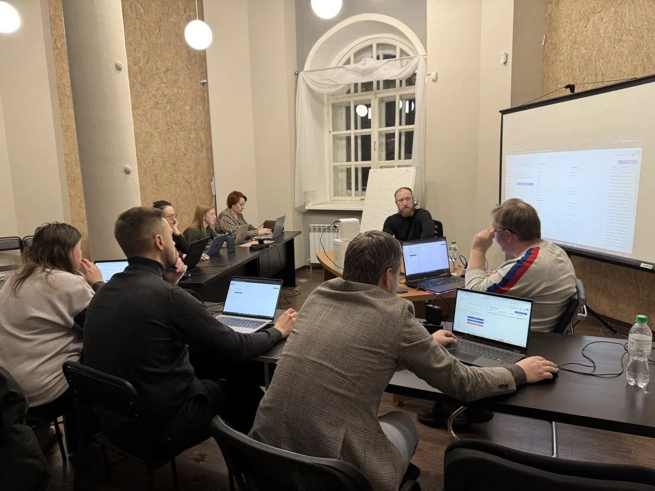 🚀 7 «цифровых сотрудников» вышли на работу: итоги нашего ИИ-практикума!
То, на что обычно уходят недели вдумчивой разработки, мы упаковали в один мощный день интенсивного погружения | Сетка — социальная сеть от hh.ru
