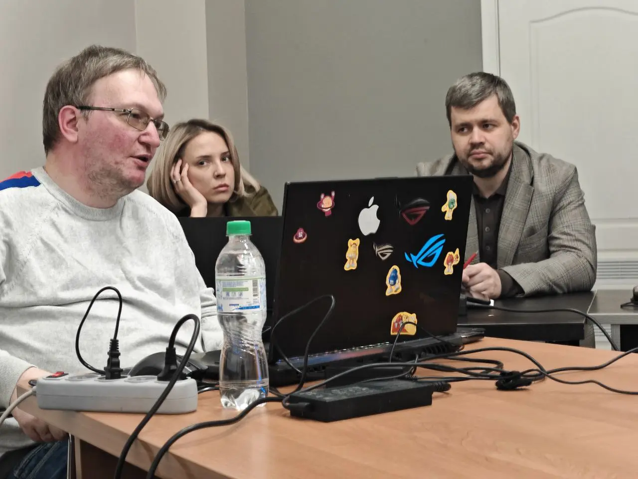🚀 7 «цифровых сотрудников» вышли на работу: итоги нашего ИИ-практикума!
То, на что обычно уходят недели вдумчивой разработки, мы упаковали в один мощный день интенсивного погружения | Сетка — социальная сеть от hh.ru