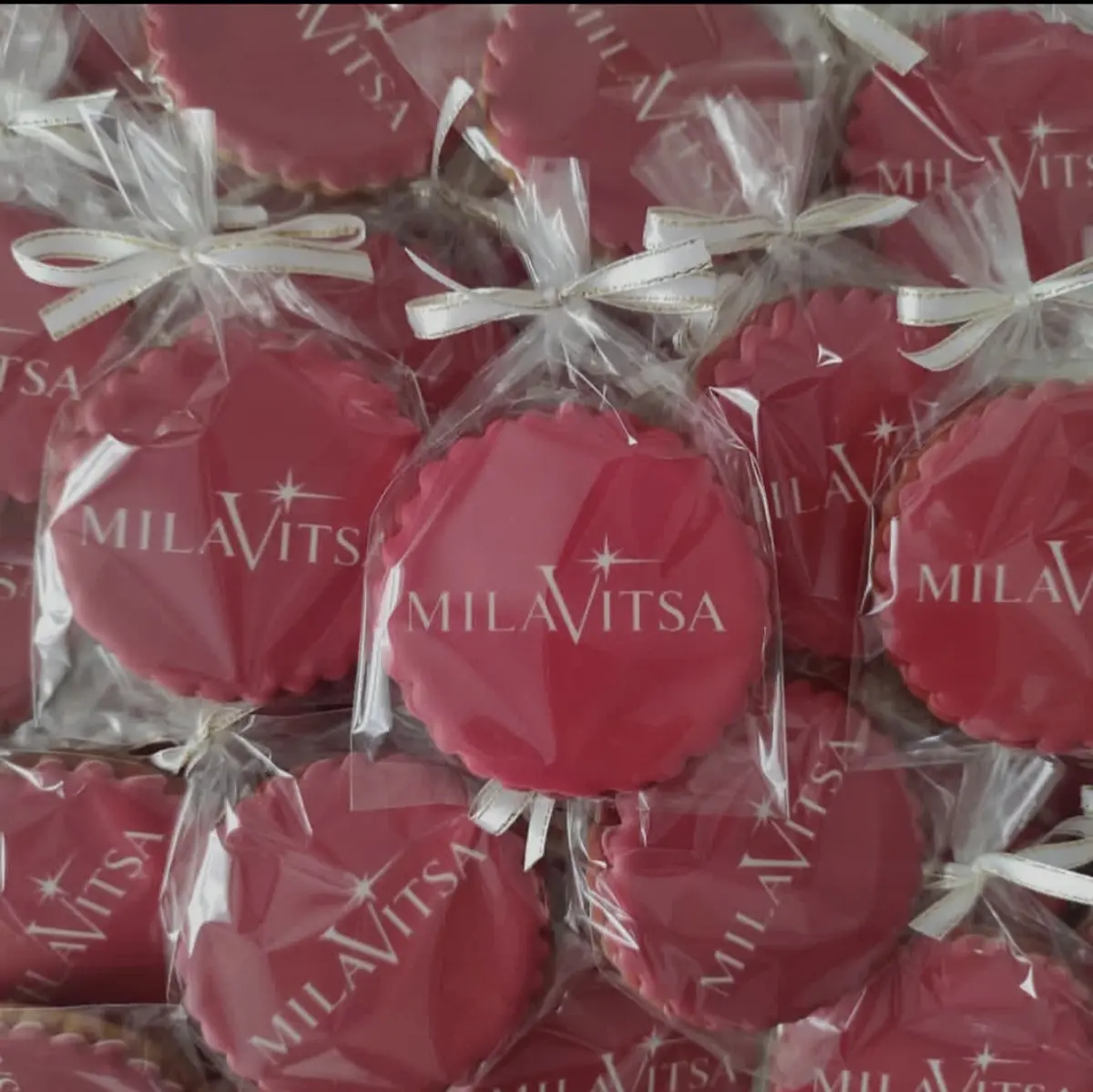 Знак внимания клиенту или гостю. ❤
#логотипдляпроекта #мерч #организациямероприятий | Сетка — социальная сеть от hh.ru