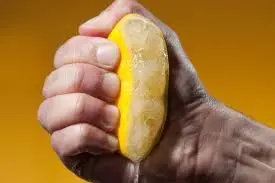 +40% к выручке, если «дожать» старый продукт 🤔
Ко мне приходят с запросом, который повторяется у восьми из десяти клиентов:
«Светлана, нам нужен новый продукт | Сетка — социальная сеть от hh.ru