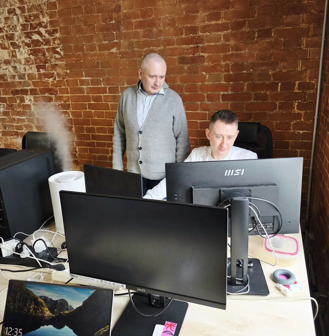 Я уже рассказывал про процесс аттестации у нас в Синаптике в рамках цикла постов #дневниктрансформации. Традиционно, в феврале мы проводим очередную итерацию | Сетка — социальная сеть от hh.ru