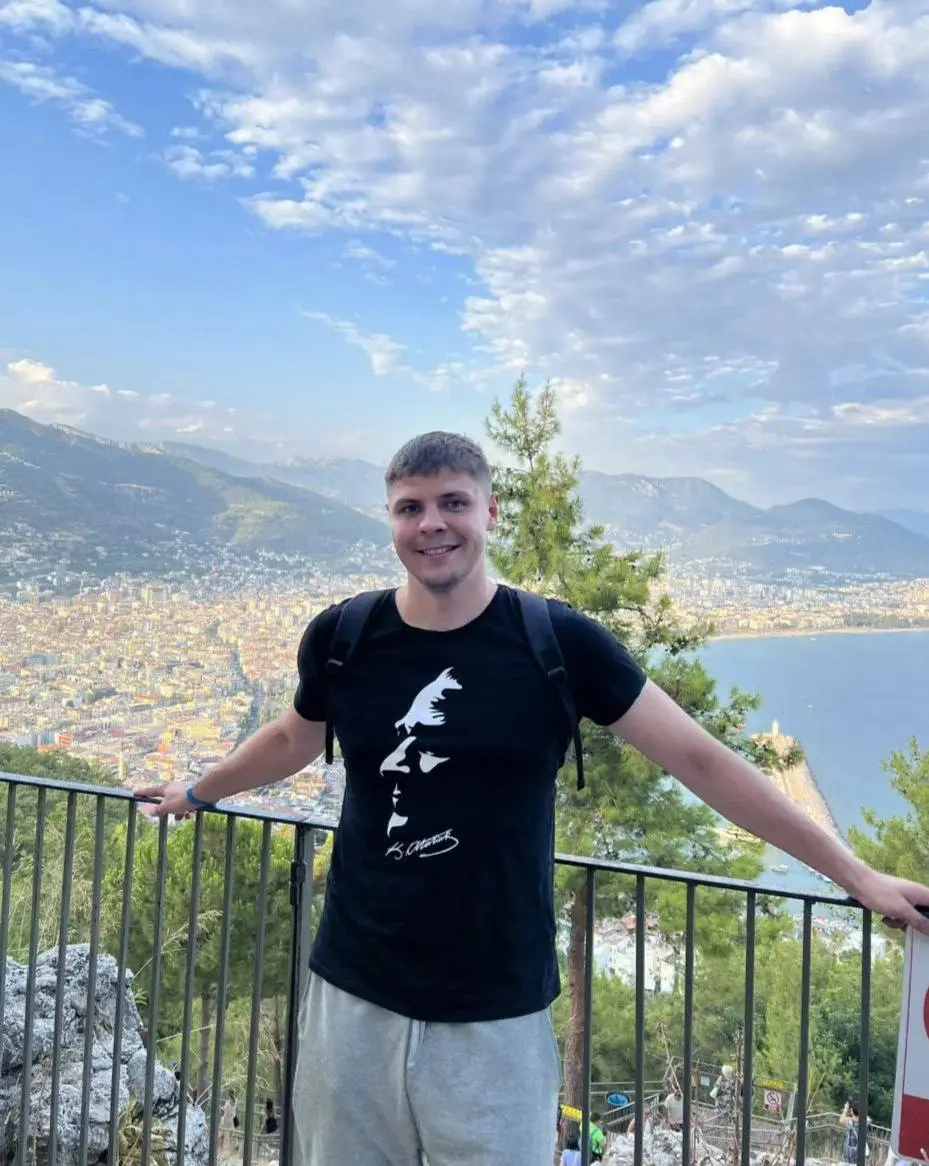 👍 Новый анонс Ангри Кейса 👍
Пищим от радости, к нам придет самый четкий и харизматичный ✨ Егор Солнцев✨
Егор Солнцев – советник генерального директора по правовому сопровождению бизнеса и защите интел... | Сетка — социальная сеть от hh.ru