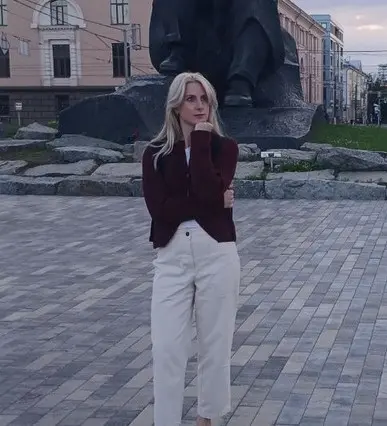 Анна Комарова
