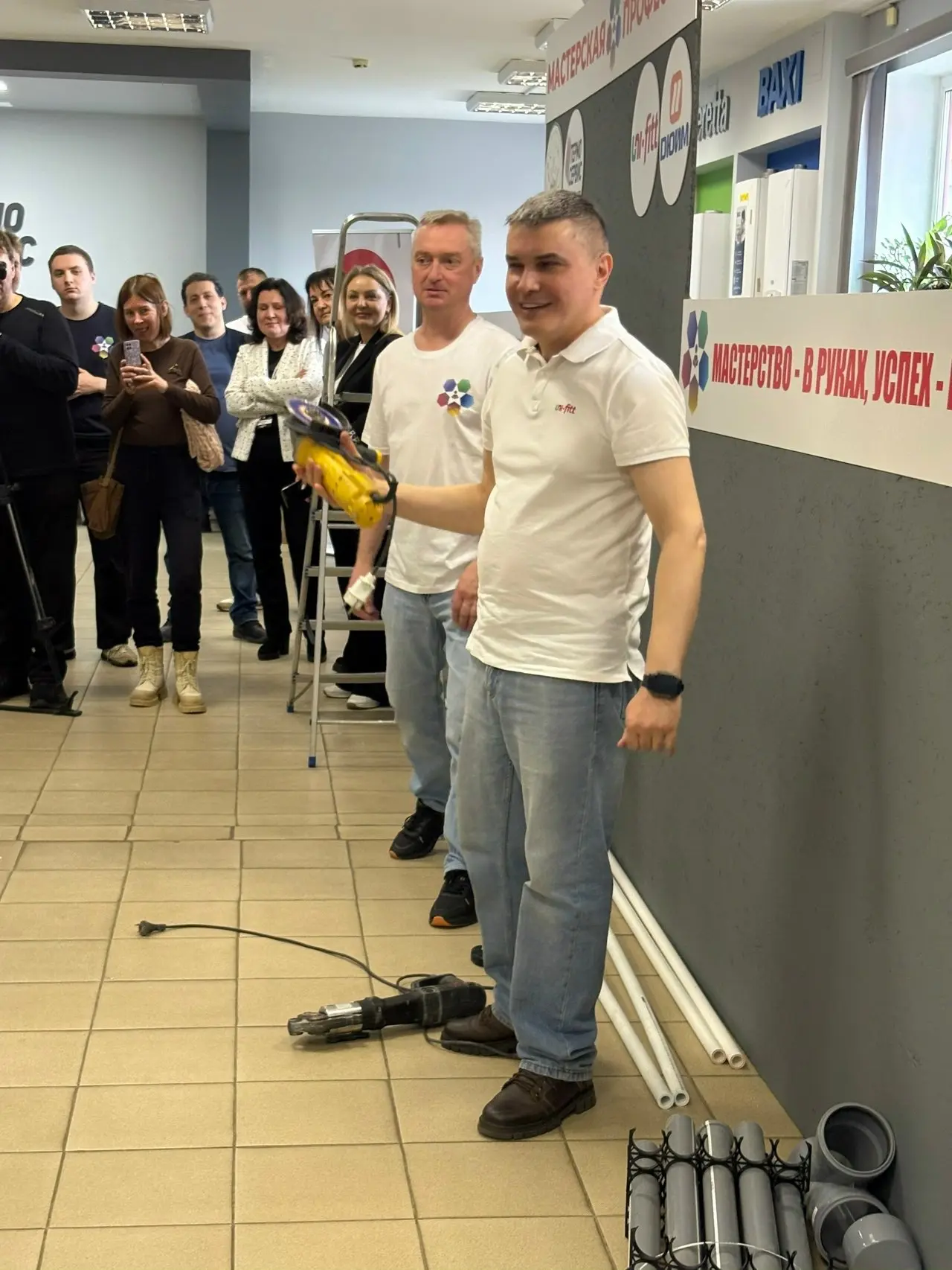 Второй этап Мастерской Профессий - мастер классы с профессиональными монтажниками.
https://vk.com/video-97841647456240755
https://vk.com/video-97841647456240756
https://vk | Сетка — социальная сеть от hh.ru