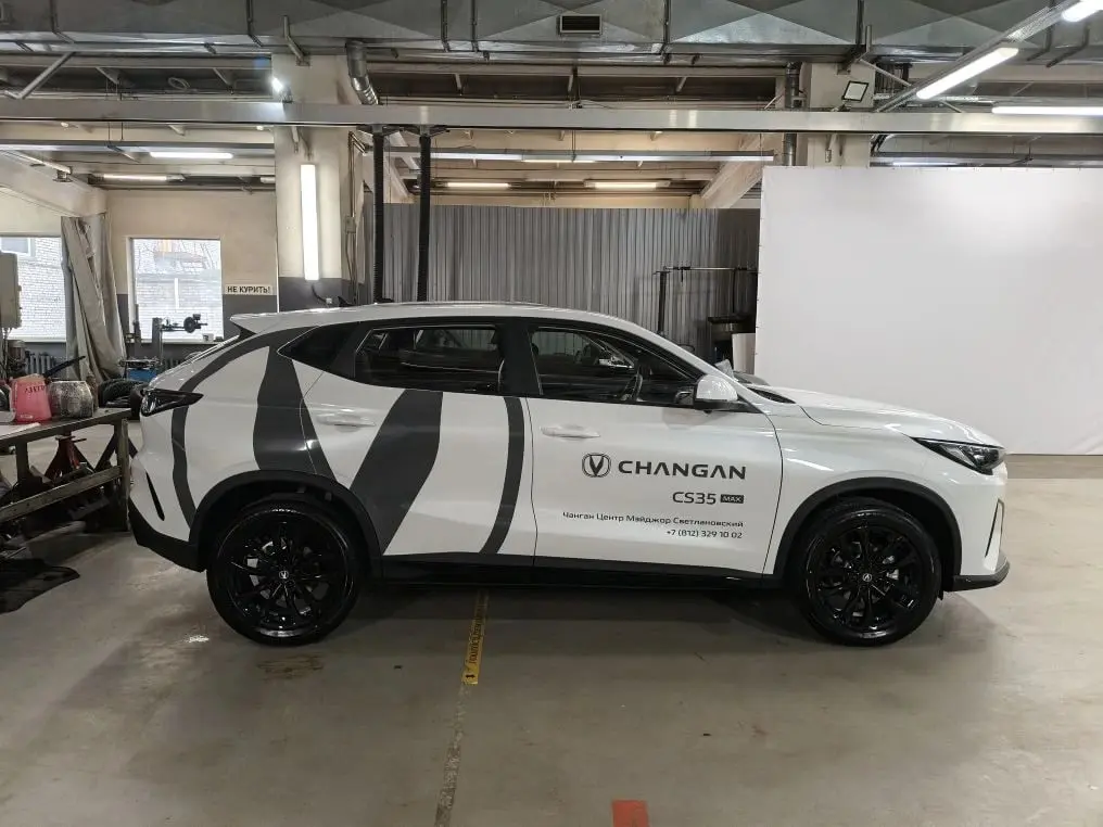 Оклейка тестового парка для дилеров Петербурга под ключ | Сетка — социальная сеть от hh.ru