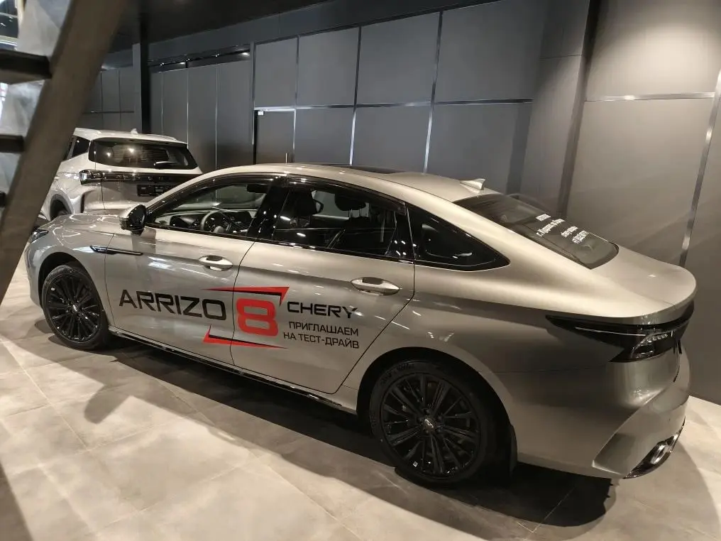 Оклейка тестового парка для дилеров Петербурга под ключ | Сетка — социальная сеть от hh.ru