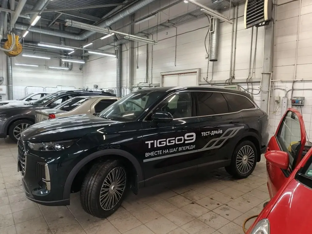 Оклейка тестового парка для дилеров Петербурга под ключ | Сетка — социальная сеть от hh.ru