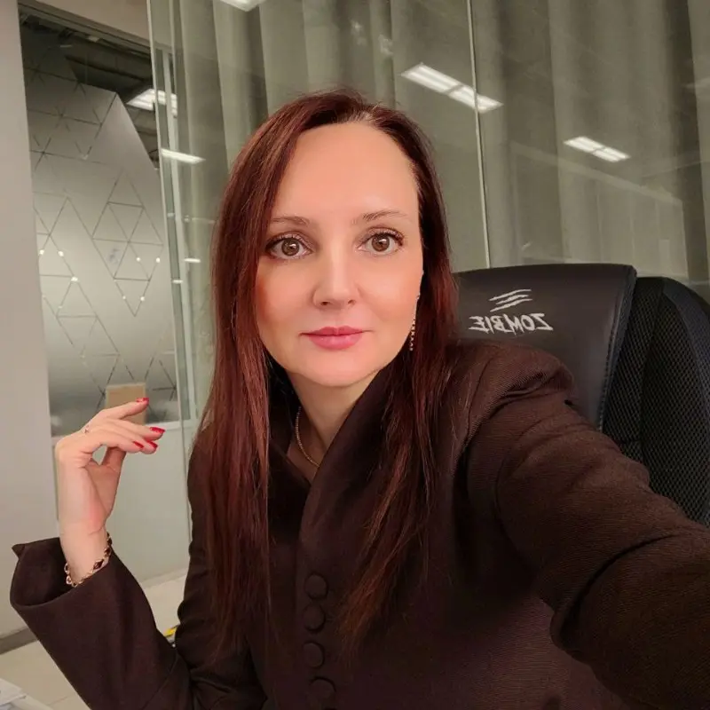 Елена Исакова | Сетка — социальная сеть от hh.ru