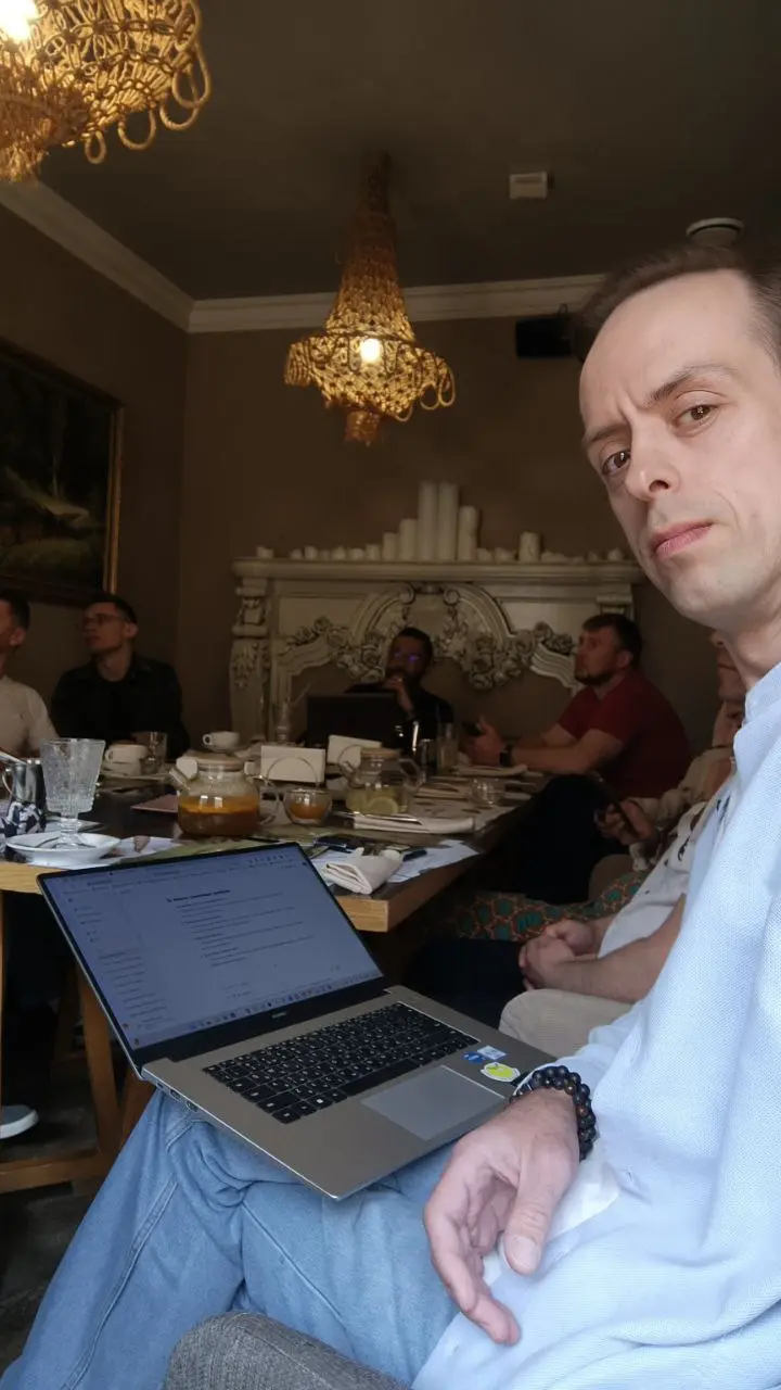 Потери на повторных продажах
Большинство бизнесов сосредоточены на привлечении новых клиентов и почти не работают с теми, кто уже купил | Сетка — социальная сеть от hh.ru