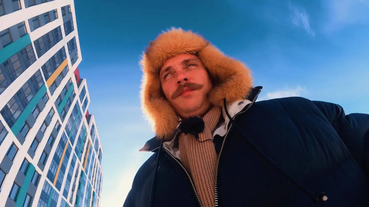 Оставил номер — и начался ад. Знакомо?
Заходишь на сайт застройщика.
Оставляешь телефон «просто посмотреть цены».
И всё.
Через пару часов ты становишься добычей колл-центров | Сетка — социальная сеть от hh.ru