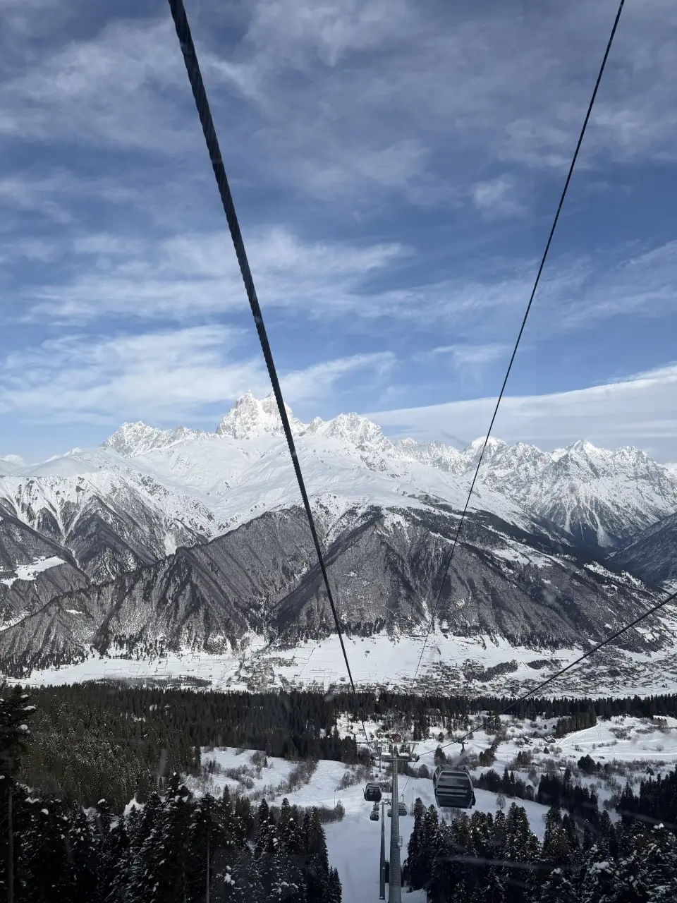 🏔Сванетия: новый горнолыжный тур от AlpSkiMSU
Не уверен, что кто-то следит за логической цепочкой в постах о путешествиях: начали мы за Азию, оказались в Японии. Что же дальше? Правильно! Грузия | Сетка — социальная сеть от hh.ru