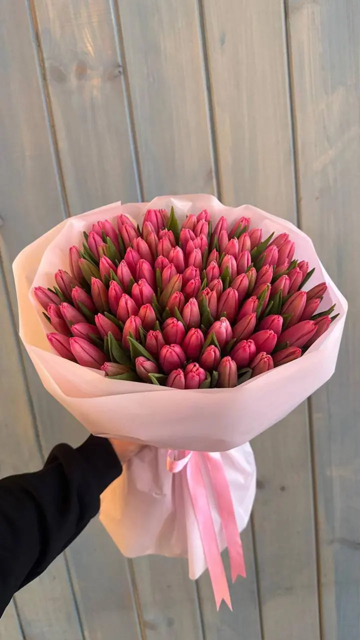 🌸 Дорогие мужчины! До 8 Марта осталось совсем чуть-чуть!
Самое время позаботиться о своих любимых — девушках, жёнах, мамах, бабушках и всех важных женщинах в вашей жизни 💕
🌷 Представьте их улыбку, ког... | Сетка — социальная сеть от hh.ru