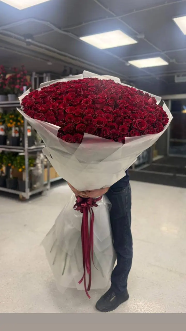 🌸 Дорогие мужчины! До 8 Марта осталось совсем чуть-чуть!
Самое время позаботиться о своих любимых — девушках, жёнах, мамах, бабушках и всех важных женщинах в вашей жизни 💕
🌷 Представьте их улыбку, ког... | Сетка — социальная сеть от hh.ru